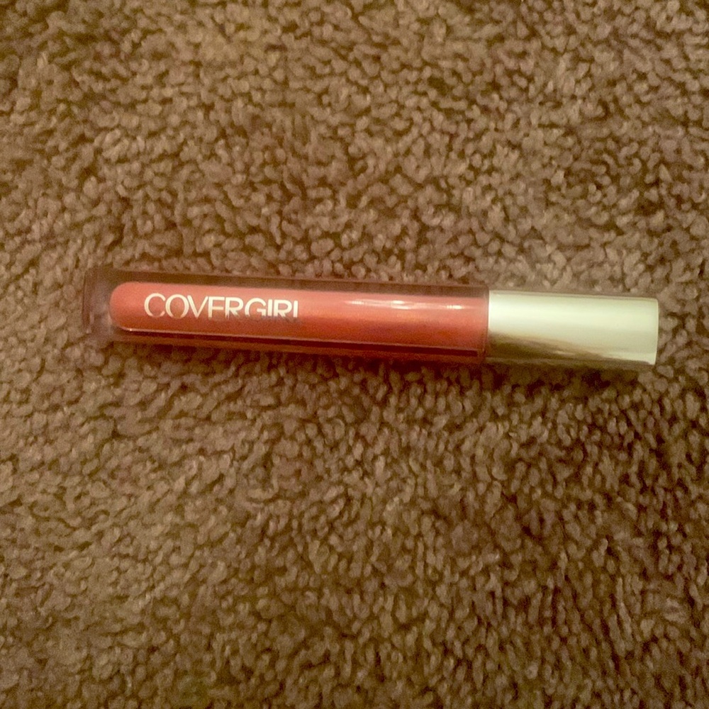 Cover girl lipgloss in shade colorlicious.